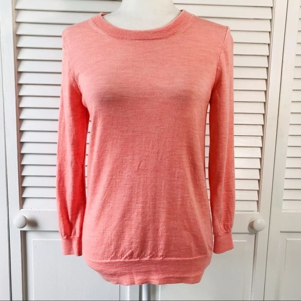 3/$25 J. CREW Pink Scoop Neck Sweater Size Medium